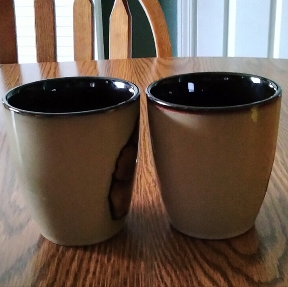 Beautiful Set of 2 Pfaltzgraff Coffee Cups Painted Poppies Pattern - Picture 4 of 7